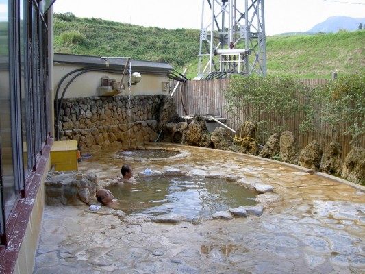 七里田温泉館の露天風呂