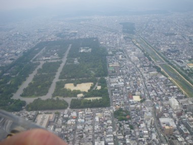 12：30　京都御所上空を飛行中