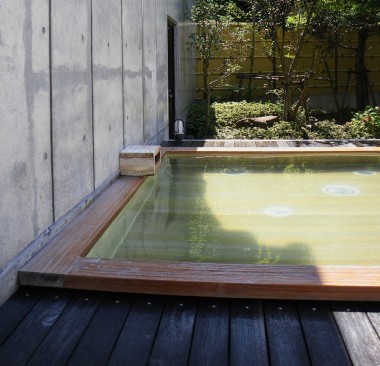 檜の露天風呂