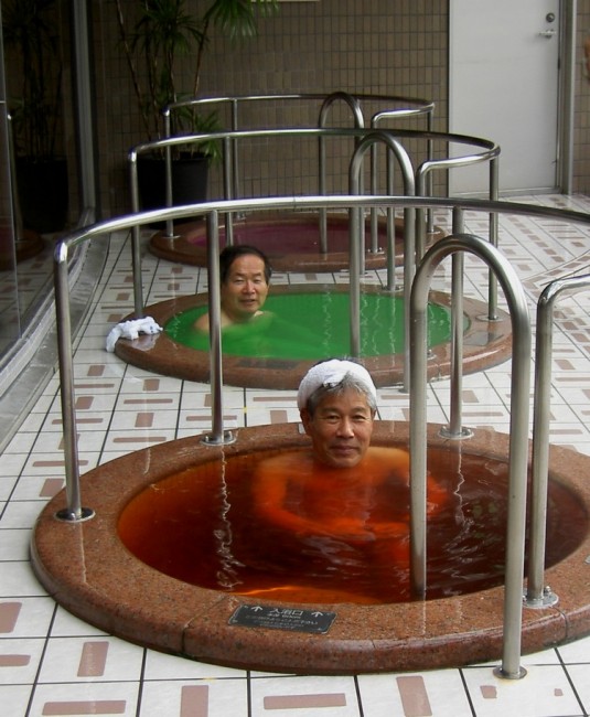 吉野川ＳＡハイウエイオアシスに併設されているお風呂です