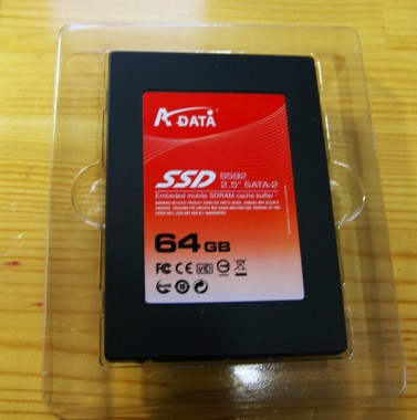 2.5インチ64GBのSSD
