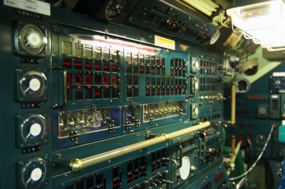 潜水艦の計器と操作盤