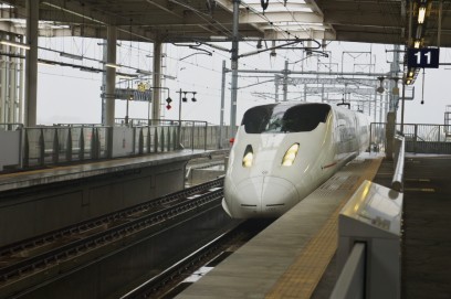 九州新幹線”つばめ”で博多に