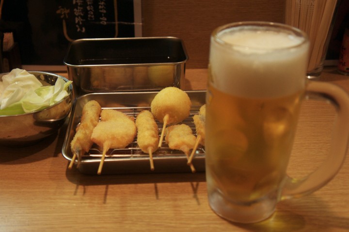 大阪といえば串揚げ　冷たい生ビールと