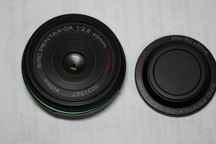 PENTAX-DA 1:2.8 40mm Limited カップはネジ式2段