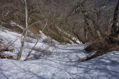谷筋には雪がしっかりとあります