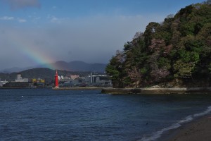 広島港には虹がかかっています