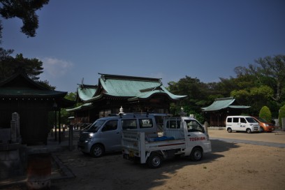八幡神社の境内は広い