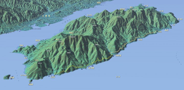 宮島はほとんどが原生林で険しい山々が続きます