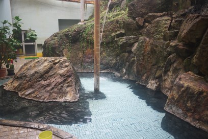 朝日旅館の岩風呂