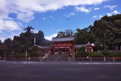 八坂神社を抜けて円山公園へ