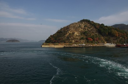 岡村島へフェリーの旅