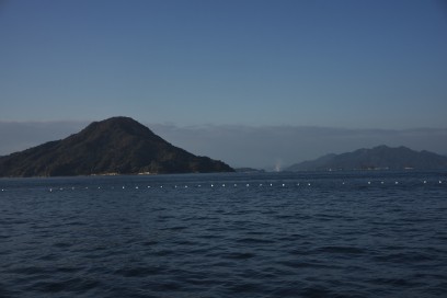 澄んだ空気と綺麗な海　似島と宮島