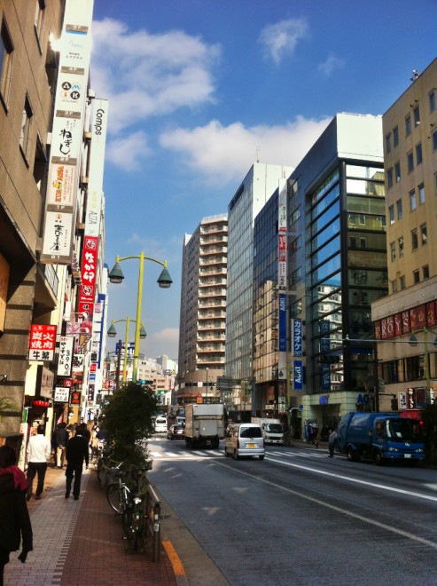 五反田の街　東京の天気は良い