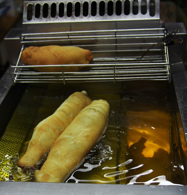 色々な形のカレーパン