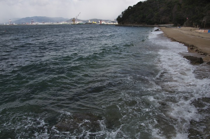 広島湾は風も強く波が荒い