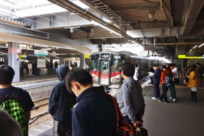 広島駅からJRで大野浦まで35分　新型車両227系