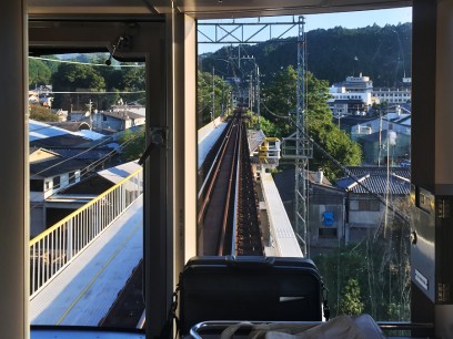 電車は吉野川を渡ると終点に