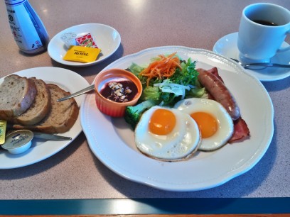 空港で朝食を