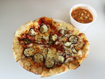 ミルキーウエイカフェのPzzaとスープ