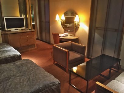 神戸駅前のホテルは部屋が豪華　別室にクローゼットと浴室