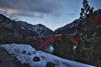 長崎温泉への工事中の橋